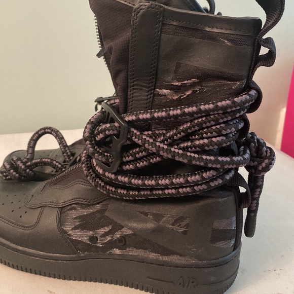 NWOT Nike Air Force 1 High boots AA 1128-002 - Picture 6 of 16